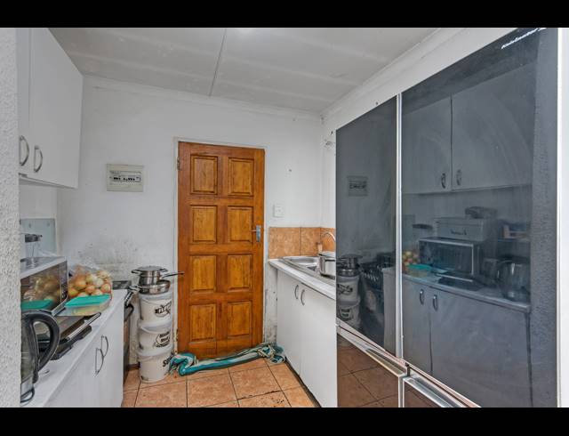 3 BEDROOM HOUSE FOR SALE IN COSMO CITY